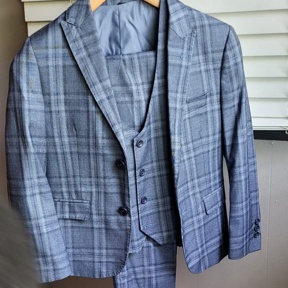 Boys Suit size 10 regular